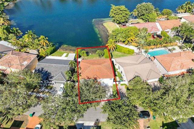 8881 NW 189th Ter, Hialeah, FL 33018