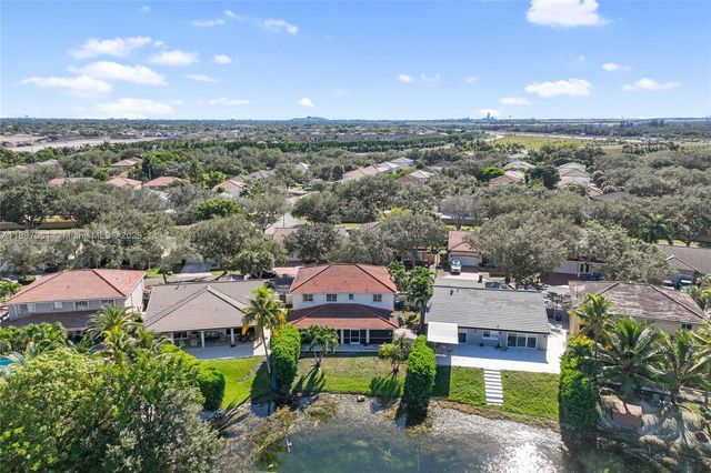 8881 NW 189th Ter, Hialeah, FL 33018