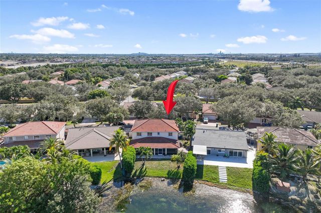 8881 NW 189th Ter, Hialeah, FL 33018