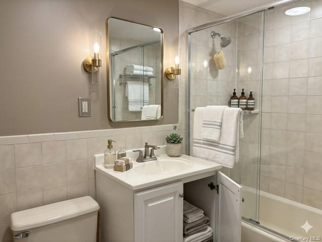 5616 Seabury Street 2A, Elmhurst, NY 11373