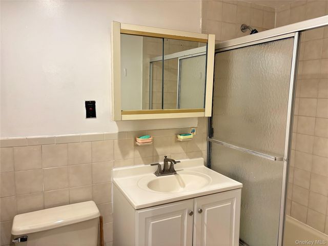 5616 Seabury Street 2A, Elmhurst, NY 11373