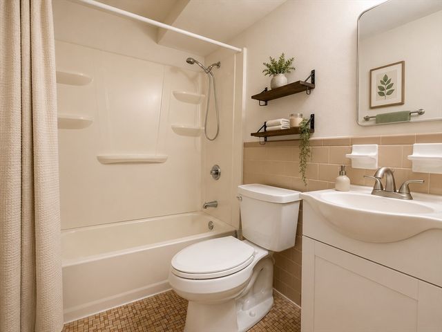 69 W Elm Ter 1, Brockton, MA 02301