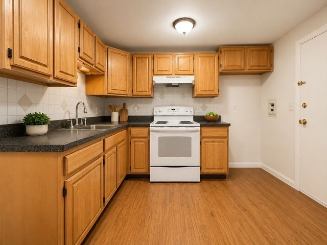 69 W Elm Ter 1, Brockton, MA 02301