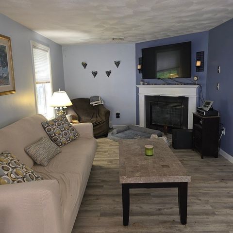 11 Orchard St, Tewksbury, MA 01876