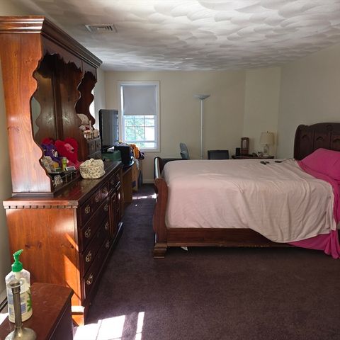 11 Orchard St, Tewksbury, MA 01876