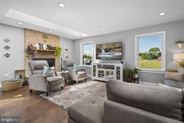 624 FAGLEYSVILLE RD, Perkiomenville, PA 18074