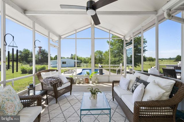 624 FAGLEYSVILLE RD, Perkiomenville, PA 18074
