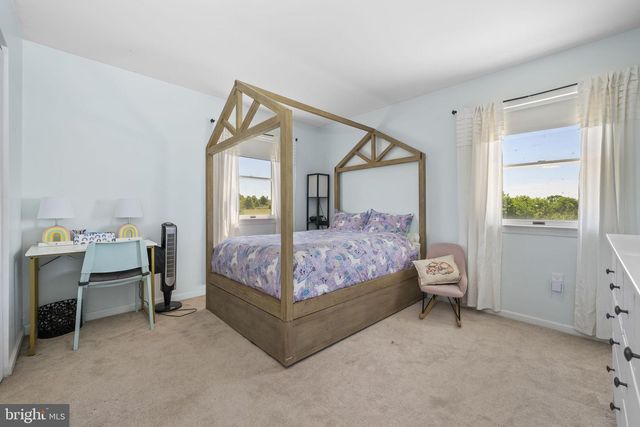 624 FAGLEYSVILLE RD, Perkiomenville, PA 18074