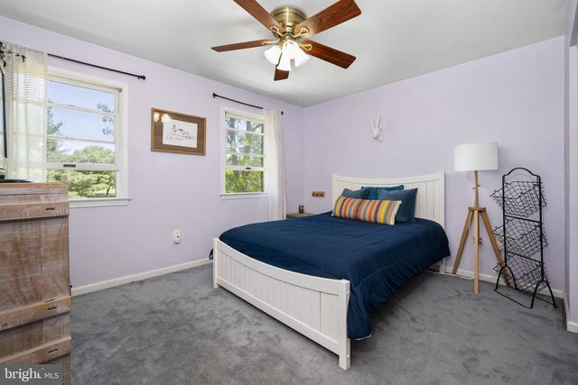 624 FAGLEYSVILLE RD, Perkiomenville, PA 18074