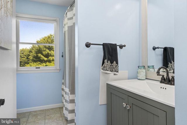 624 FAGLEYSVILLE RD, Perkiomenville, PA 18074
