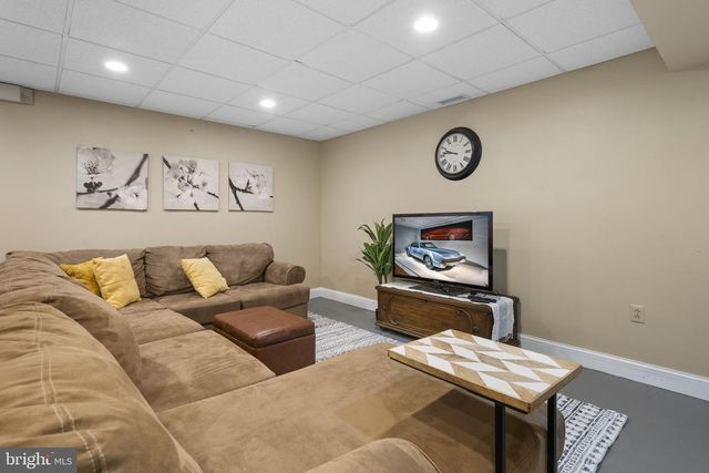 624 FAGLEYSVILLE RD, Perkiomenville, PA 18074