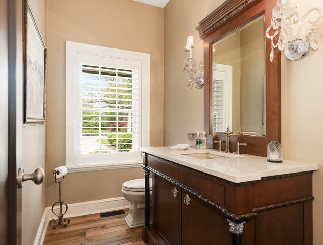 875 Country Club Road, St. Charles, IL 60174