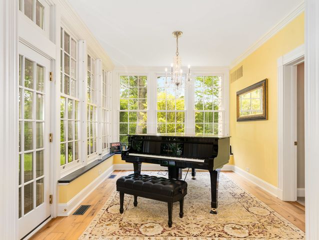 875 Country Club Road, St. Charles, IL 60174