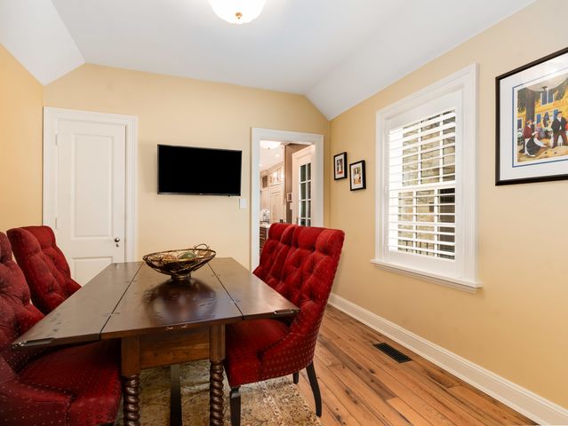 875 Country Club Road, St. Charles, IL 60174