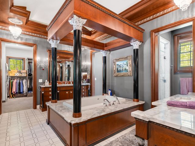 875 Country Club Road, St. Charles, IL 60174