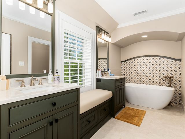875 Country Club Road, St. Charles, IL 60174