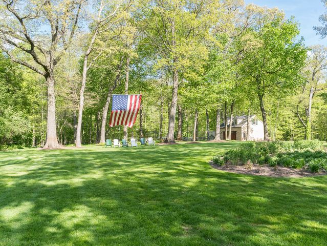 875 Country Club Road, St. Charles, IL 60174