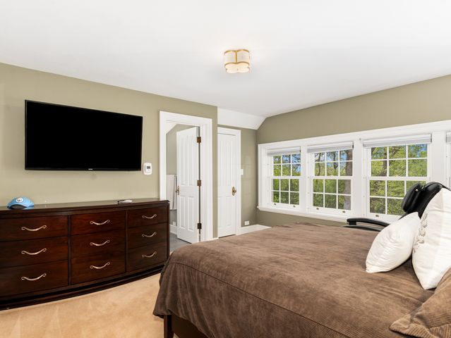 875 Country Club Road, St. Charles, IL 60174