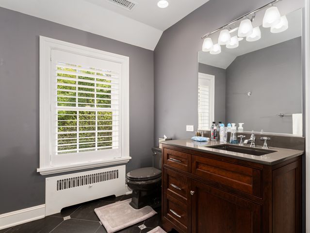 875 Country Club Road, St. Charles, IL 60174