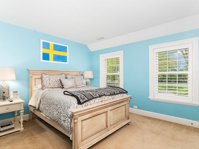 875 Country Club Road, St. Charles, IL 60174
