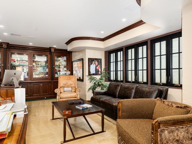 875 Country Club Road, St. Charles, IL 60174