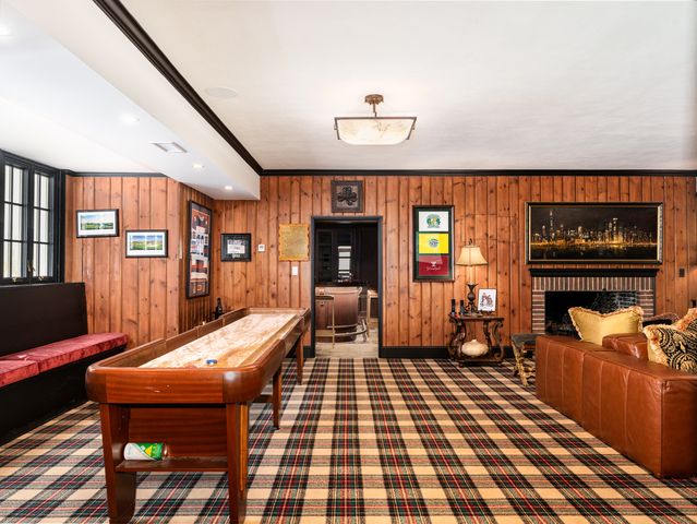 875 Country Club Road, St. Charles, IL 60174