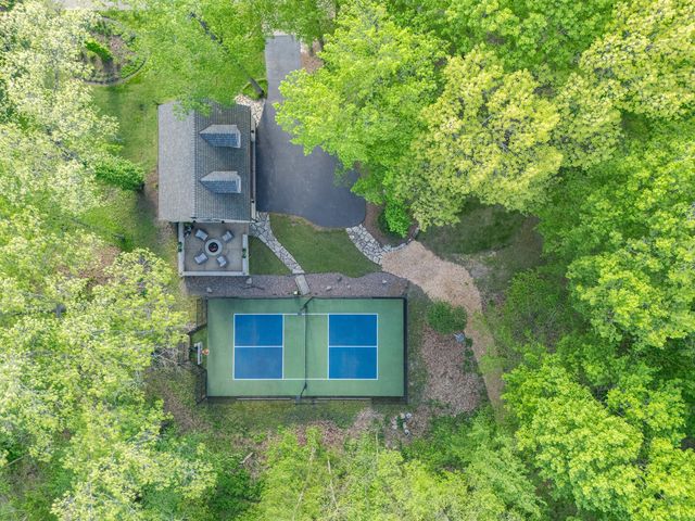 875 Country Club Road, St. Charles, IL 60174