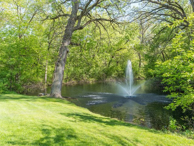 875 Country Club Road, St. Charles, IL 60174