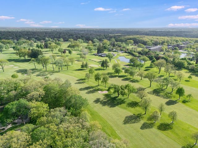 875 Country Club Road, St. Charles, IL 60174
