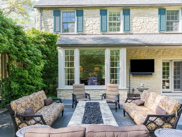 875 Country Club Road, St. Charles, IL 60174