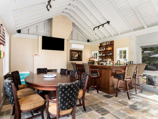 875 Country Club Road, St. Charles, IL 60174