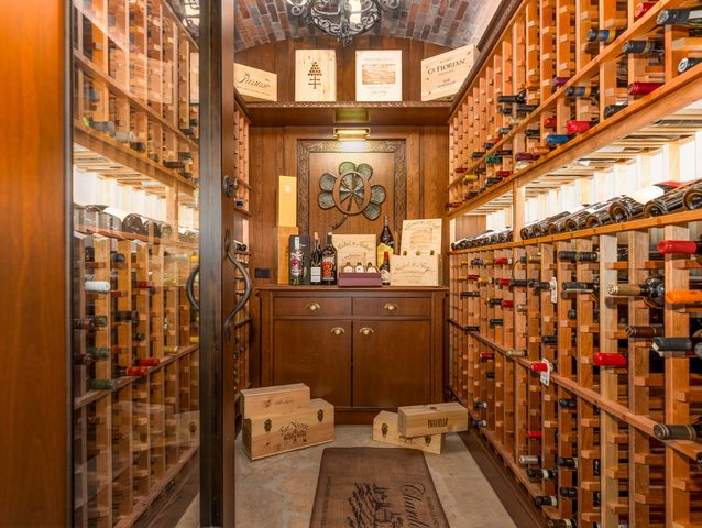 875 Country Club Road, St. Charles, IL 60174