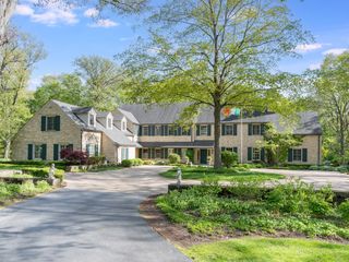 875 Country Club Road, St. Charles, IL 60174