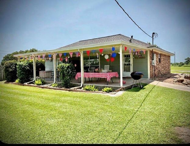 189 Wakefield Lane, Wharton, TX 77488