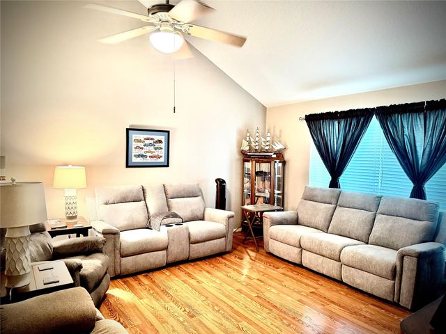 189 Wakefield Lane, Wharton, TX 77488