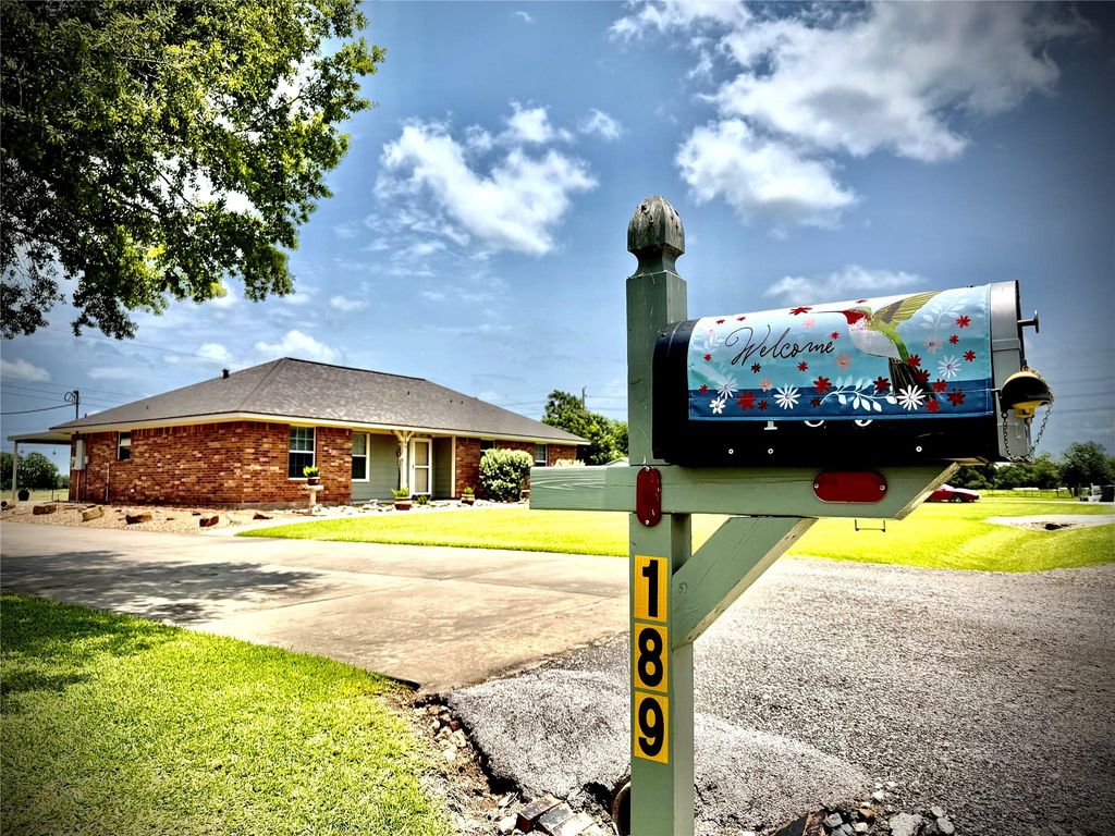 189 Wakefield Lane, Wharton, TX 77488