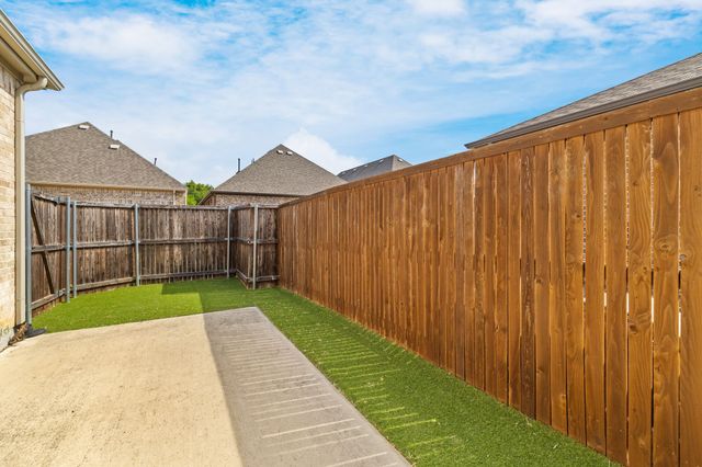 8313 Cotton Belt Lane, North Richland Hills, TX 76182