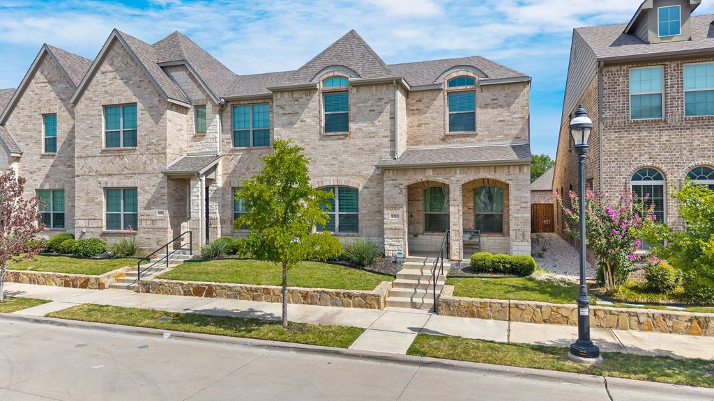 8313 Cotton Belt Lane, North Richland Hills, TX 76182