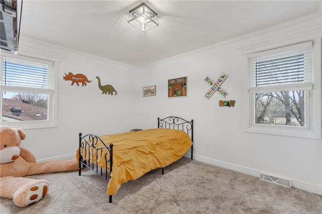 1604 67th Street, Kansas City, MO 64118