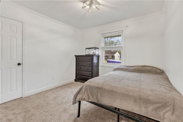 1604 67th Street, Kansas City, MO 64118