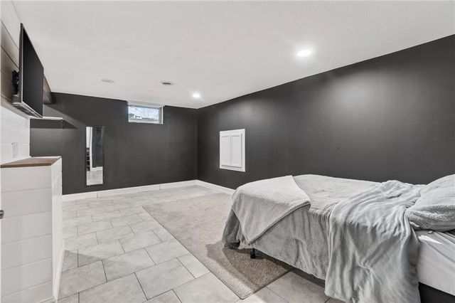 1604 67th Street, Kansas City, MO 64118