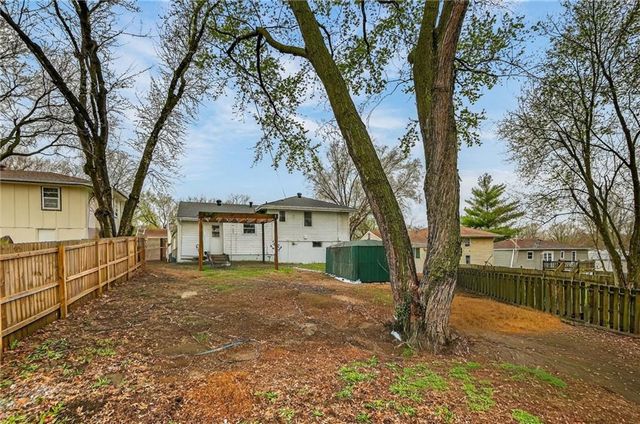 1604 67th Street, Kansas City, MO 64118