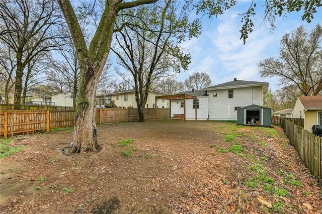 1604 67th Street, Kansas City, MO 64118