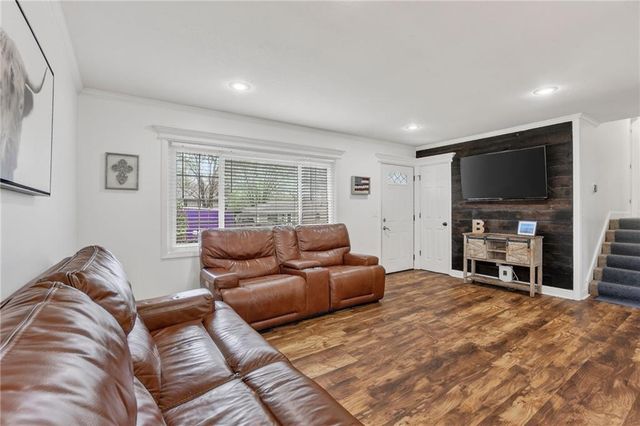 1604 67th Street, Kansas City, MO 64118