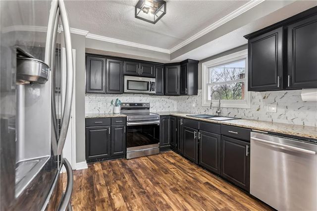 1604 67th Street, Kansas City, MO 64118