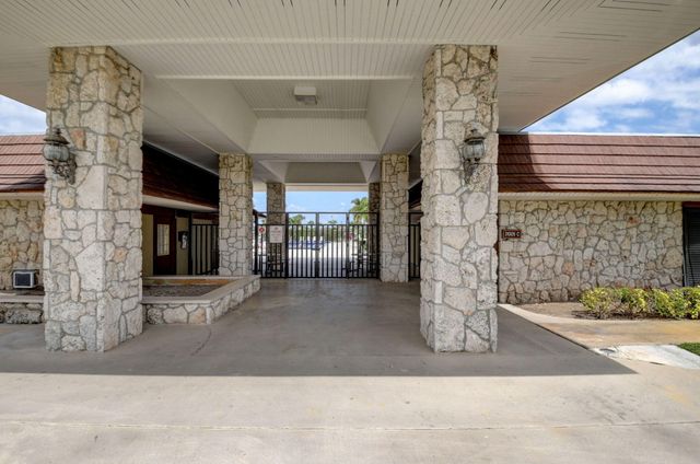 53002 Del Rio Bay, Boynton Beach, FL 33436