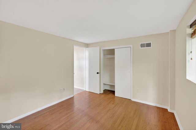7818 GLENISTER DR, Springfield, VA 22152