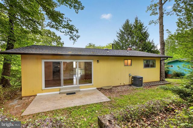 7818 GLENISTER DR, Springfield, VA 22152
