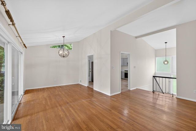 7818 GLENISTER DR, Springfield, VA 22152
