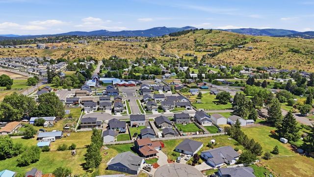 19925 E 1st Ct, Spokane Valley, WA 99016